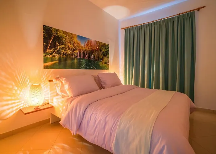 - Panoramic Sea View Apartment